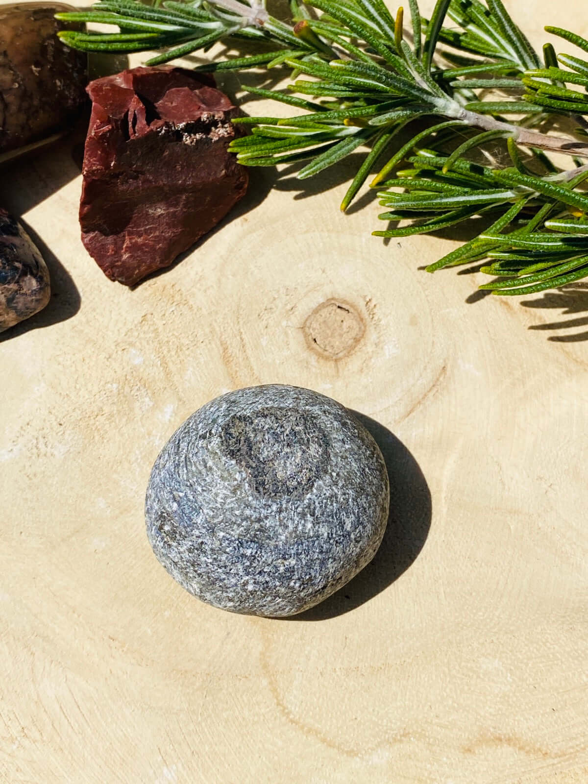 LABRADORIT Emu Egg -