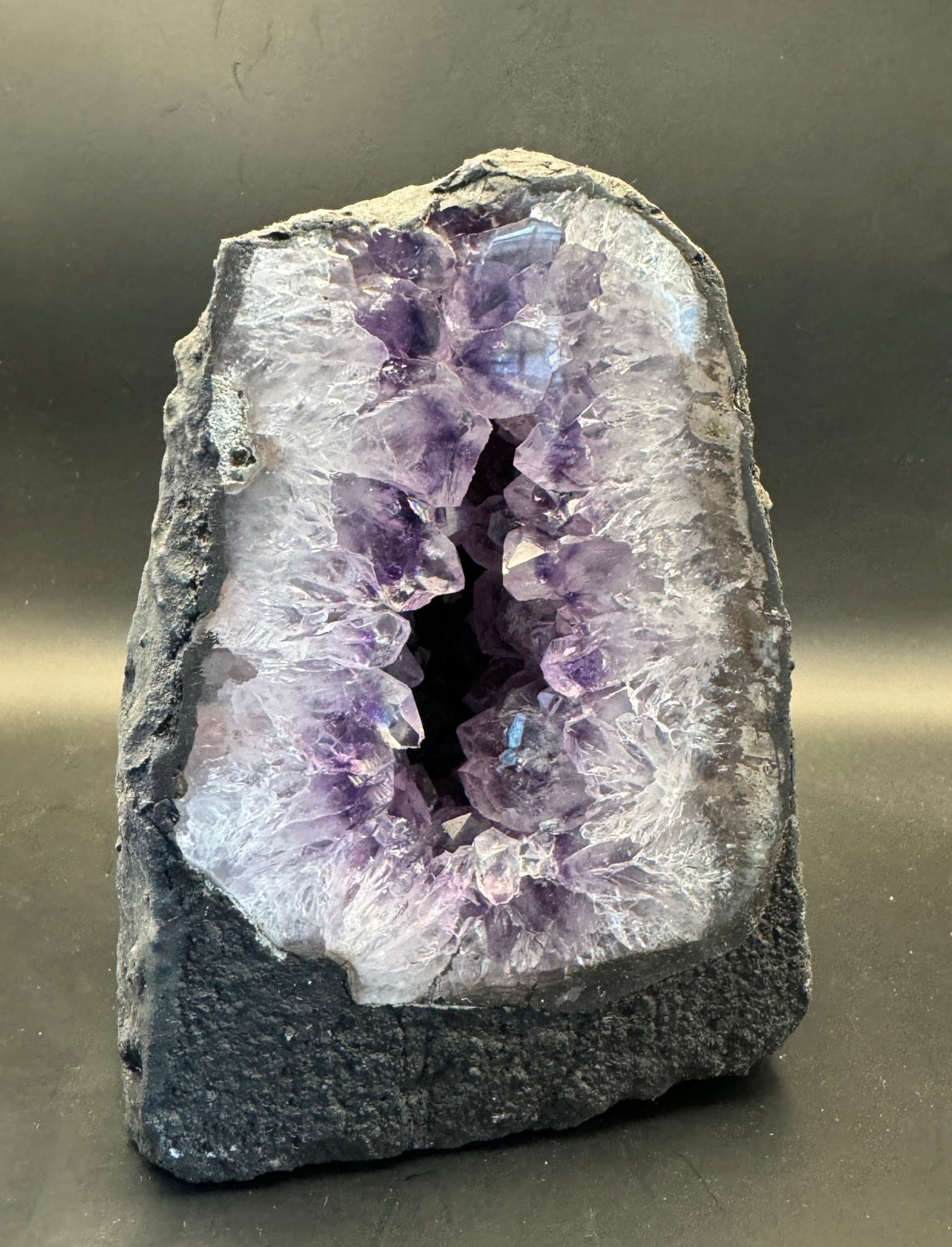 Amethyst Geode 2,7 kg Gramm ( Unikat)