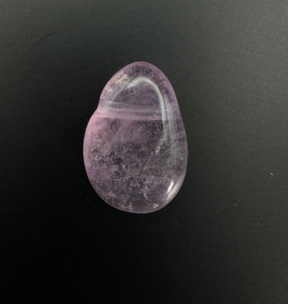 Lavendel AMETHYST "Drop Shape" gebohrter Kettenanhänger mit Lederband - Kettenanhänger gebohrt