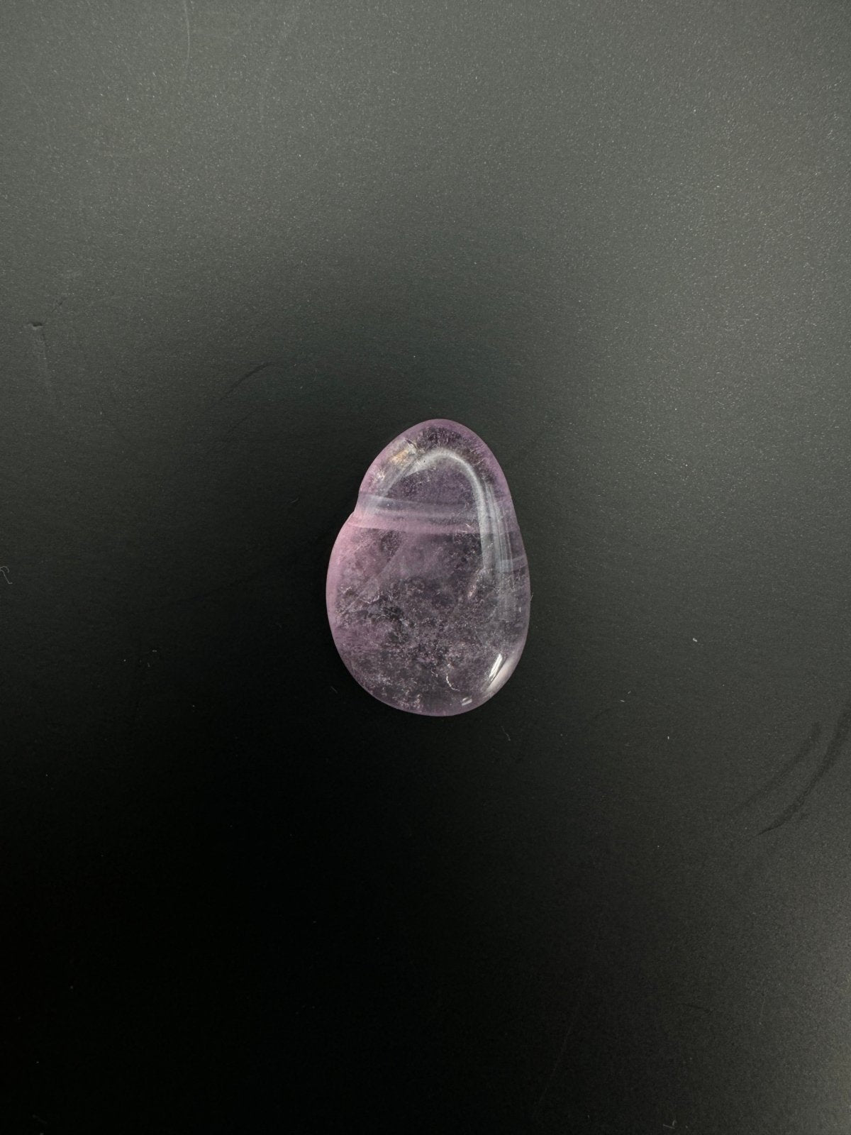 Lavendel AMETHYST "Drop Shape" gebohrter Kettenanhänger mit Lederband - Kettenanhänger gebohrt