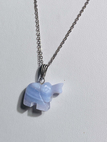 Blauer CHALCEDON Anhänger "Elefant"